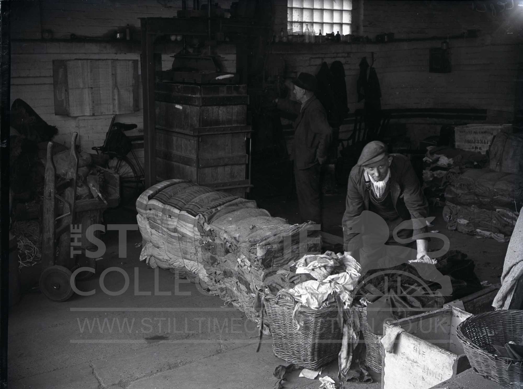 waste rubbish trash garbage refuse tpt transport truck lorry wagon