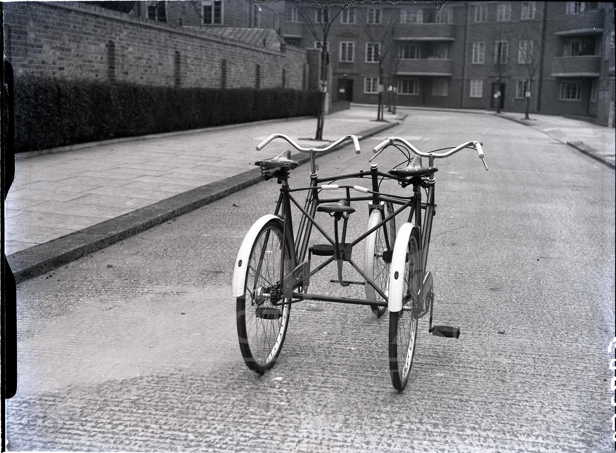tpt transport cycle trike tricycle quirky strange ww2 world war soldier