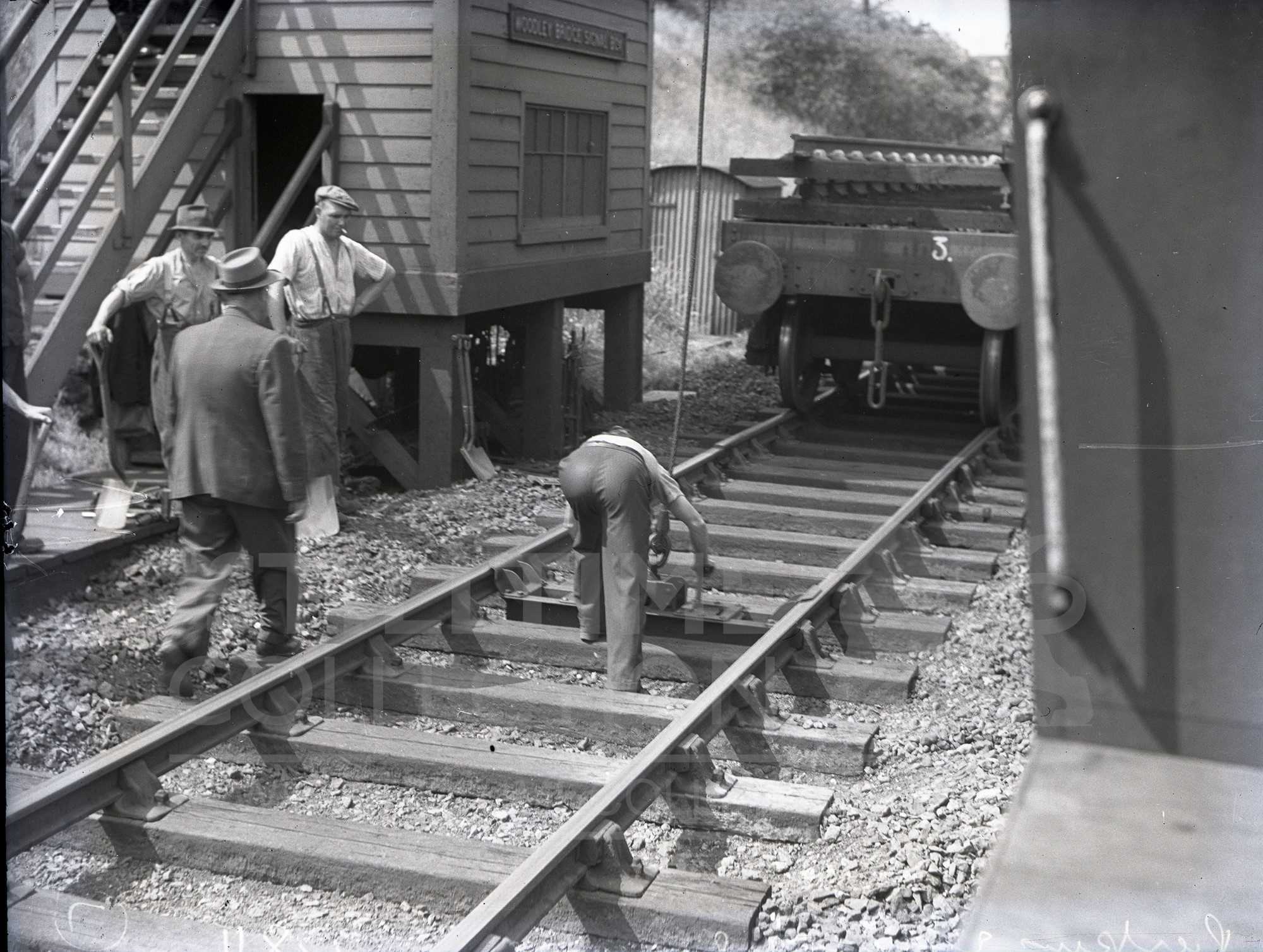tpt train railway track laying at Twyford western region GWR saddle