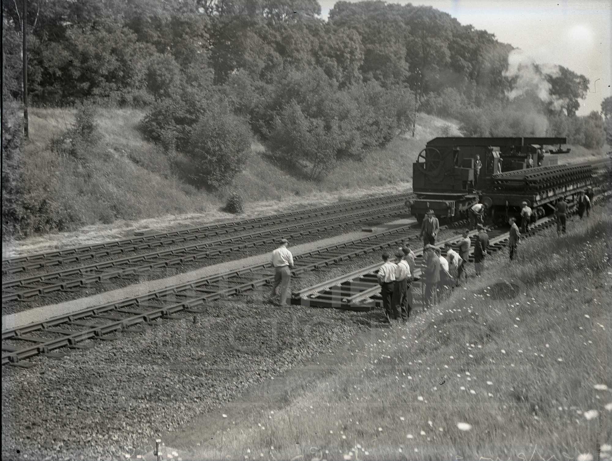 tpt train railway track laying at Twyford western region GWR saddle